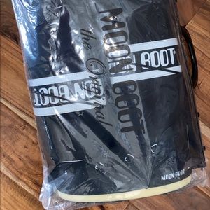 Original Moon Boots Nylon in Black PRICE IS FIRM!